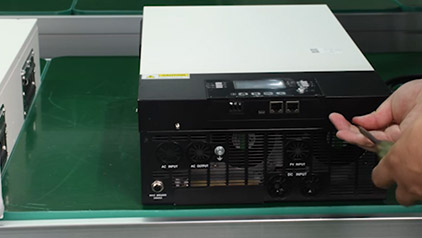 MPP Solar가 장착된 48100R 배터리